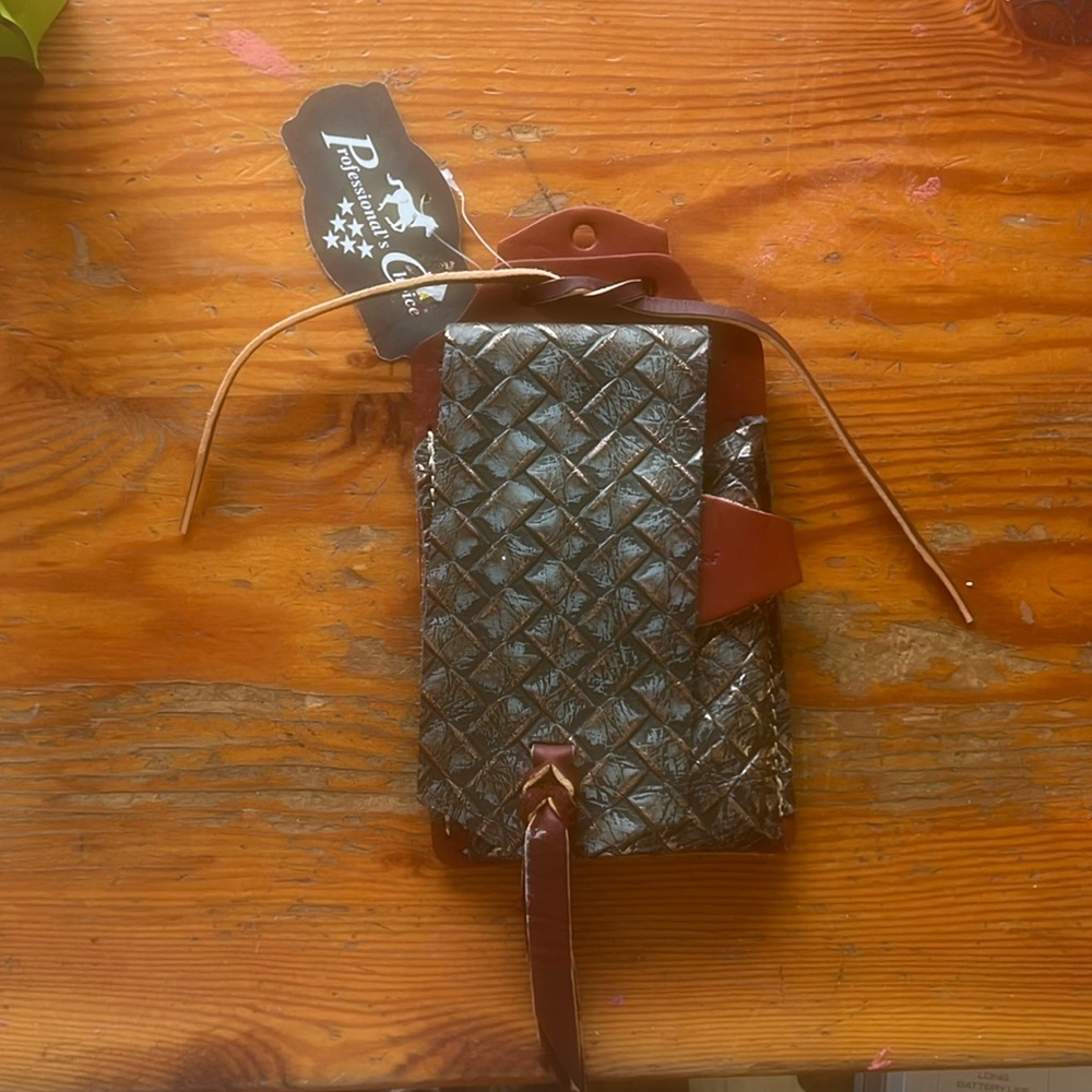 Professional’s Choice Saddle Cell Phone Case